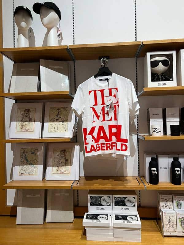 Karl Lagerfeld: A Line of Beauty